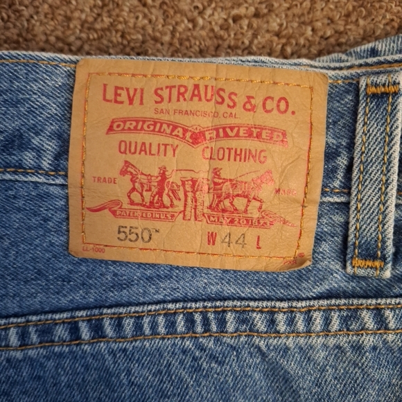 Levi's Men 550 Blue Jean Shorts High-Waisted Relaxed Fit Sz 44 - Picture 6 of 8